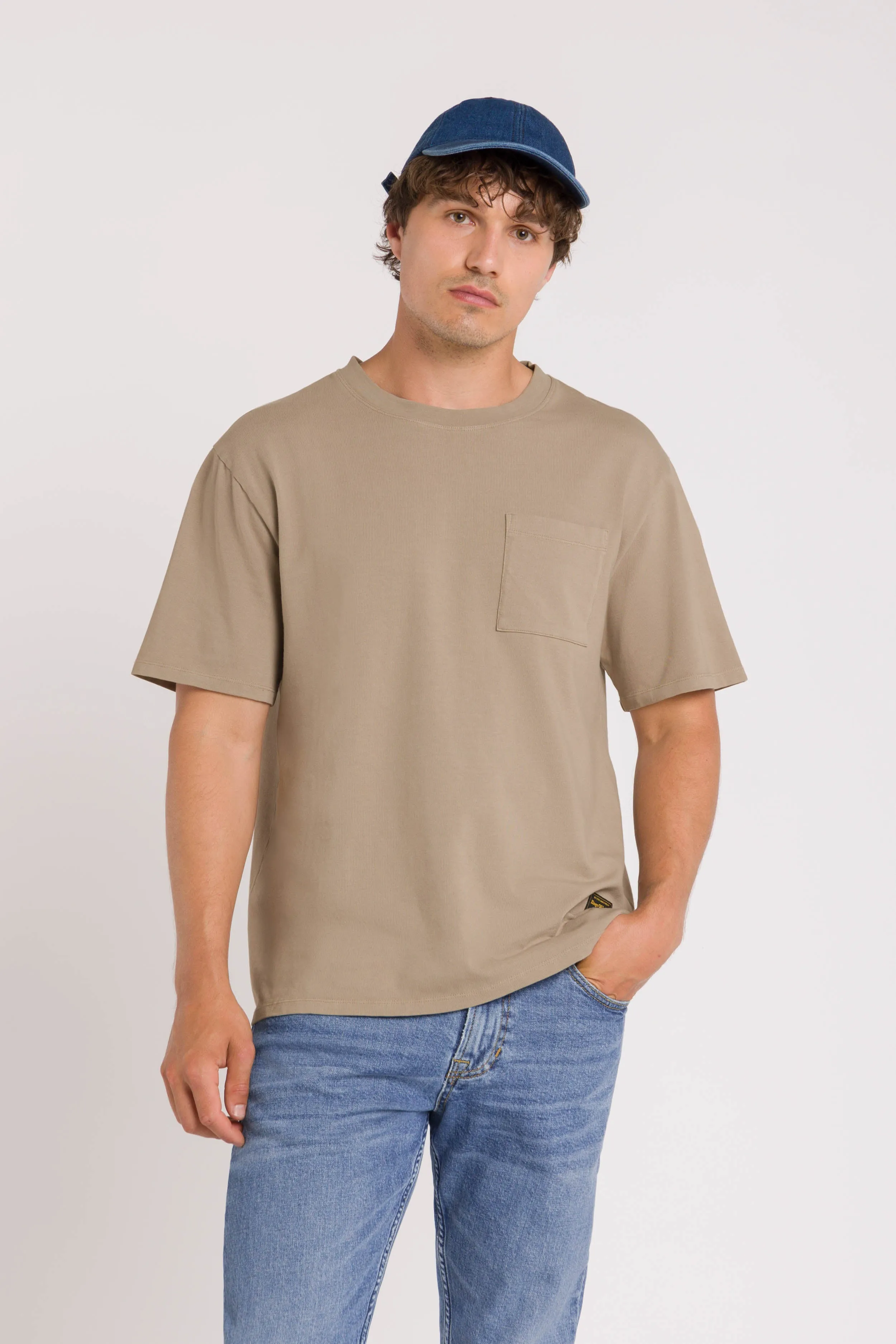 Sargon Pocket T-Shirt | Aluminum