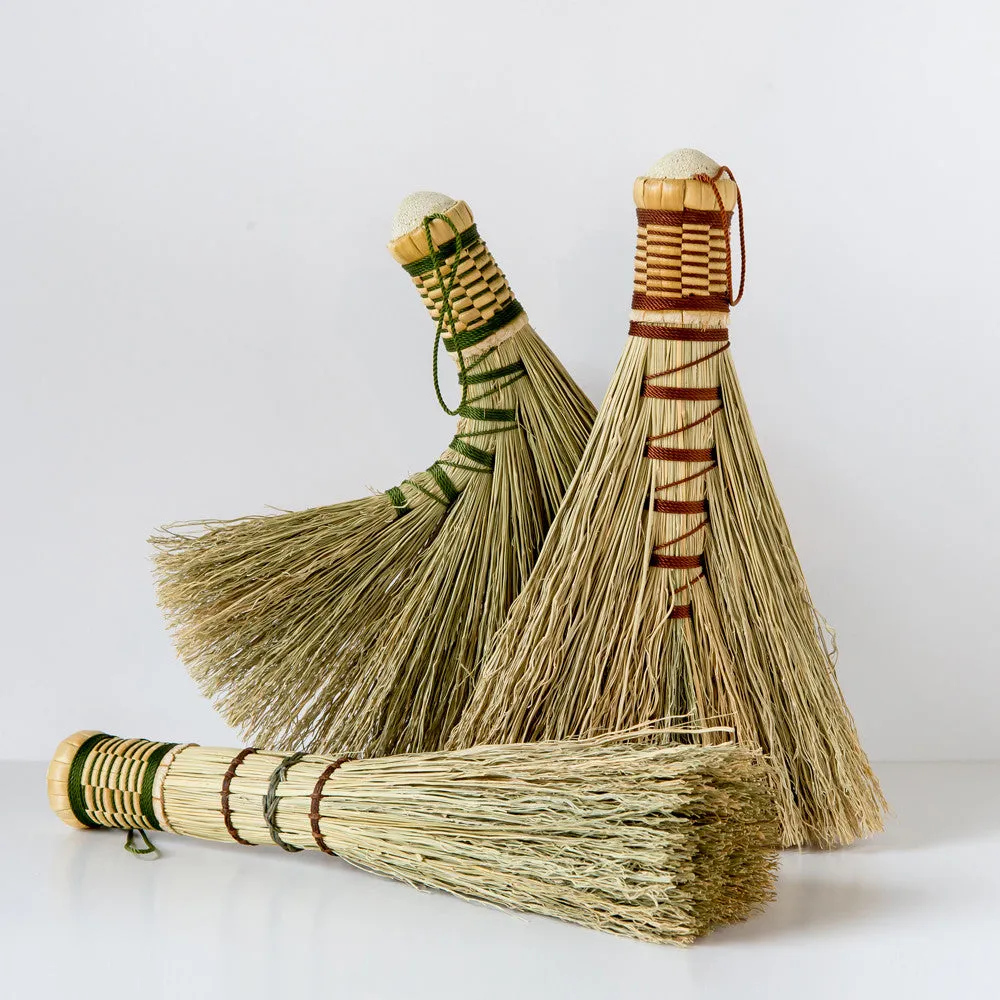 Small Hawk Tail Whisk - Brown